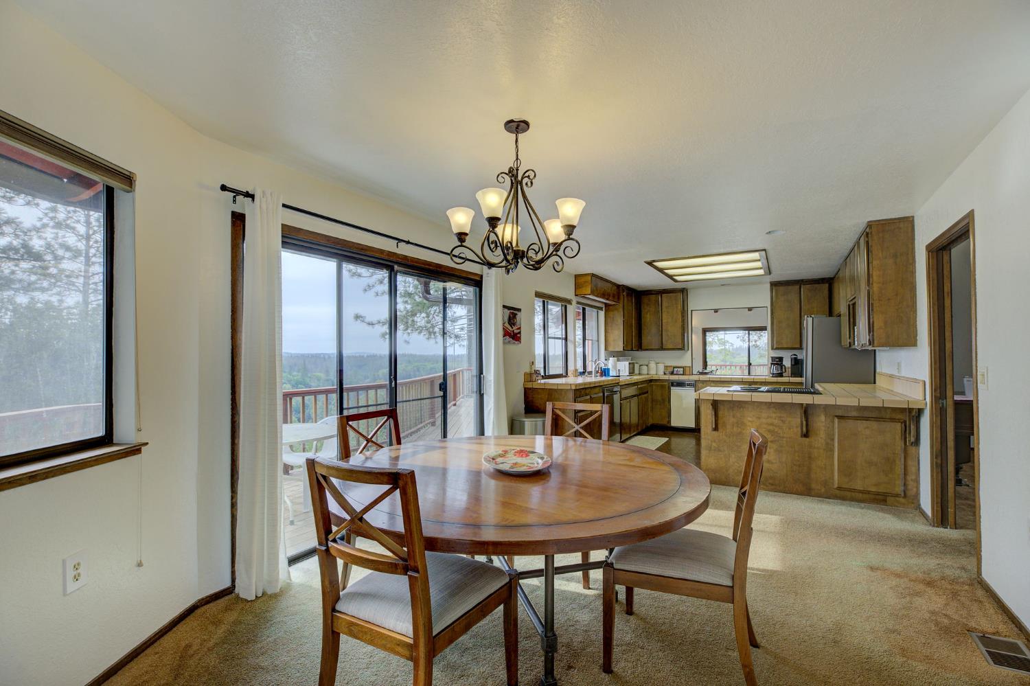 Detail Gallery Image 12 of 39 For 100 Overlook Dr Ca,  Colfax,  CA 95713 - 4 Beds | 2/1 Baths