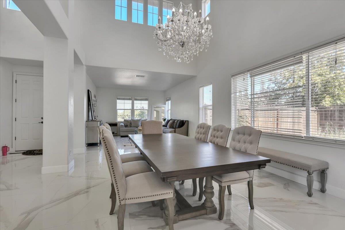 Detail Gallery Image 10 of 87 For 1415 N Ripon Rd, Ripon,  CA 95366 - 5 Beds | 4 Baths