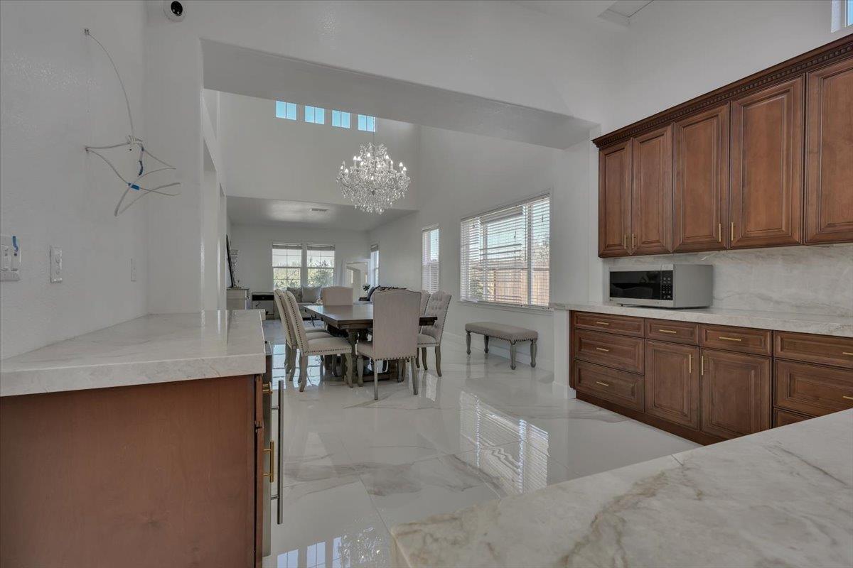 Detail Gallery Image 14 of 87 For 1415 N Ripon Rd, Ripon,  CA 95366 - 5 Beds | 4 Baths