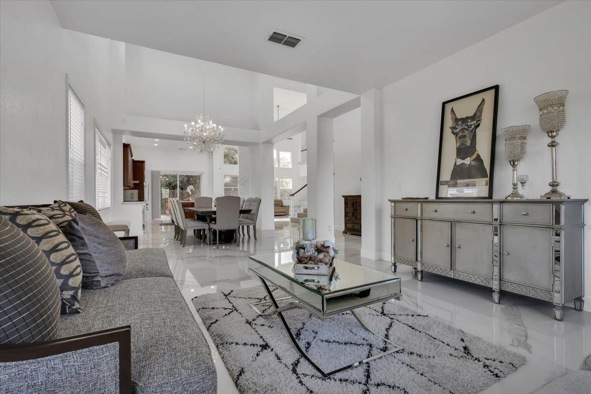 Detail Gallery Image 5 of 87 For 1415 N Ripon Rd, Ripon,  CA 95366 - 5 Beds | 4 Baths