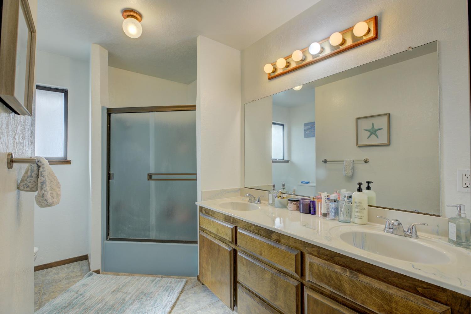 Detail Gallery Image 23 of 39 For 100 Overlook Dr Ca,  Colfax,  CA 95713 - 4 Beds | 2/1 Baths