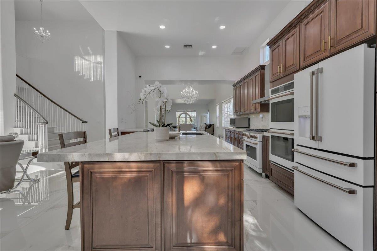 Detail Gallery Image 13 of 87 For 1415 N Ripon Rd, Ripon,  CA 95366 - 5 Beds | 4 Baths