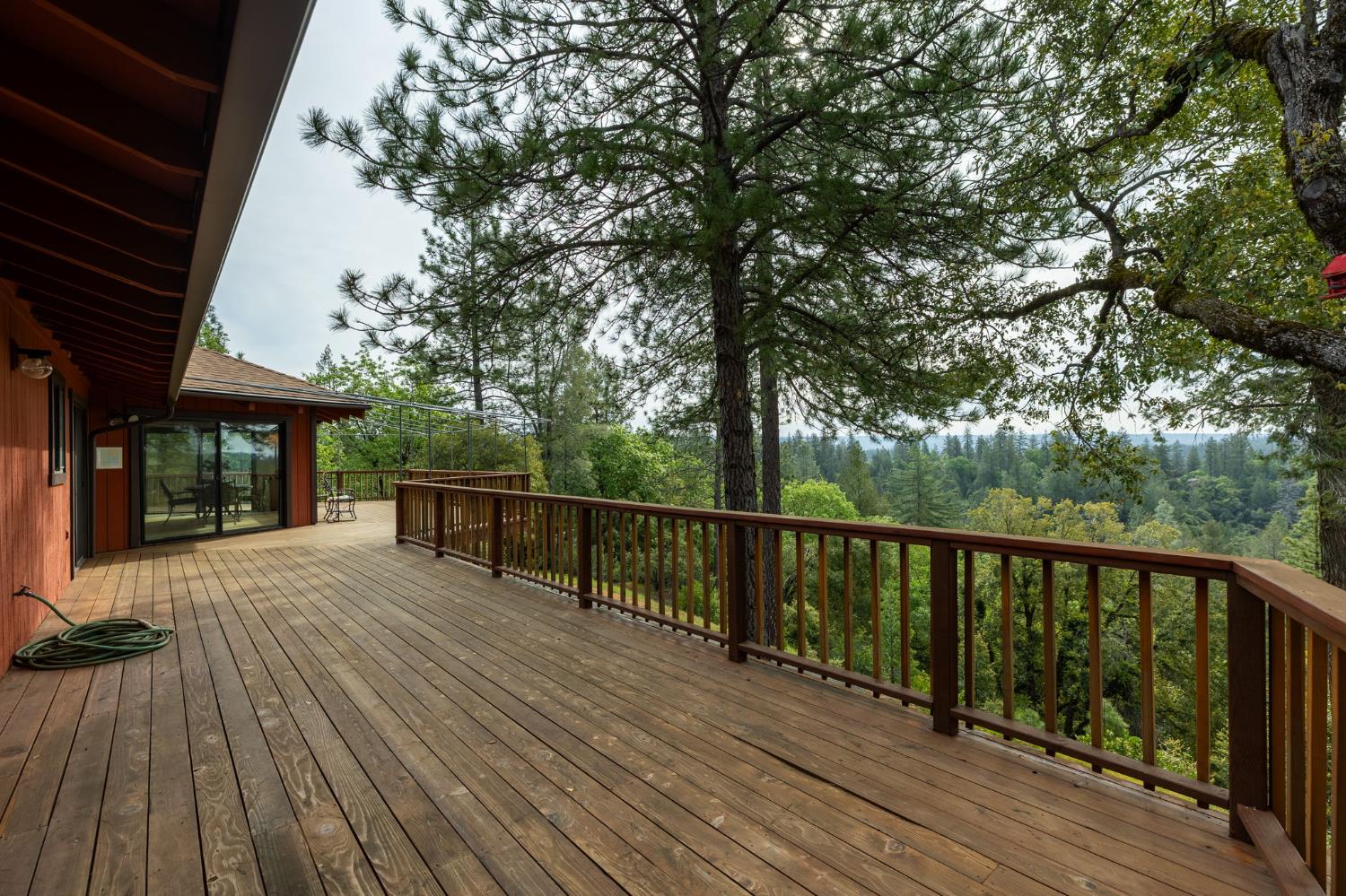 Detail Gallery Image 30 of 39 For 100 Overlook Dr Ca,  Colfax,  CA 95713 - 4 Beds | 2/1 Baths