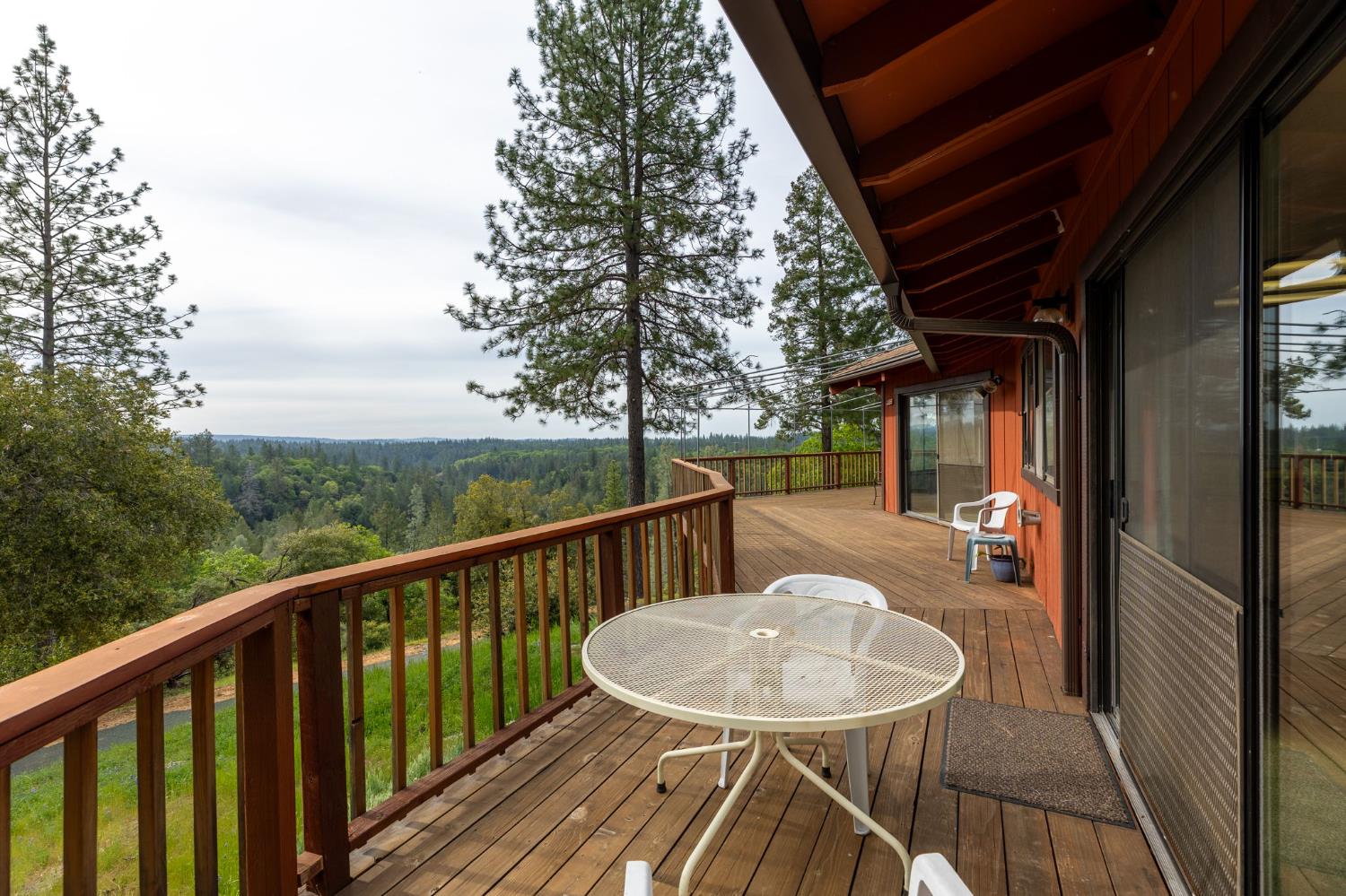 Detail Gallery Image 27 of 39 For 100 Overlook Dr Ca,  Colfax,  CA 95713 - 4 Beds | 2/1 Baths