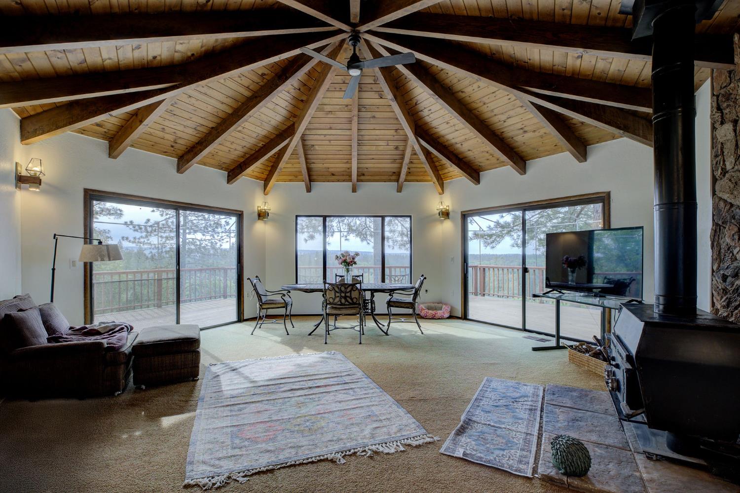 Detail Gallery Image 6 of 39 For 100 Overlook Dr Ca,  Colfax,  CA 95713 - 4 Beds | 2/1 Baths