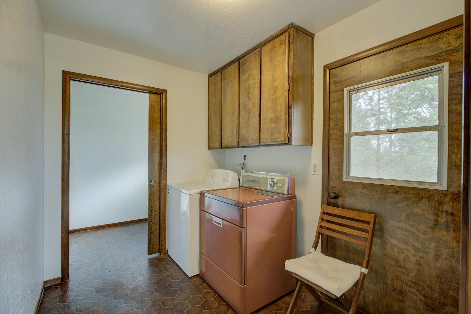 Detail Gallery Image 17 of 39 For 100 Overlook Dr Ca,  Colfax,  CA 95713 - 4 Beds | 2/1 Baths