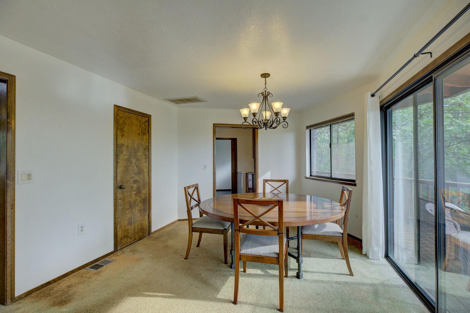 Detail Gallery Image 11 of 39 For 100 Overlook Dr Ca,  Colfax,  CA 95713 - 4 Beds | 2/1 Baths