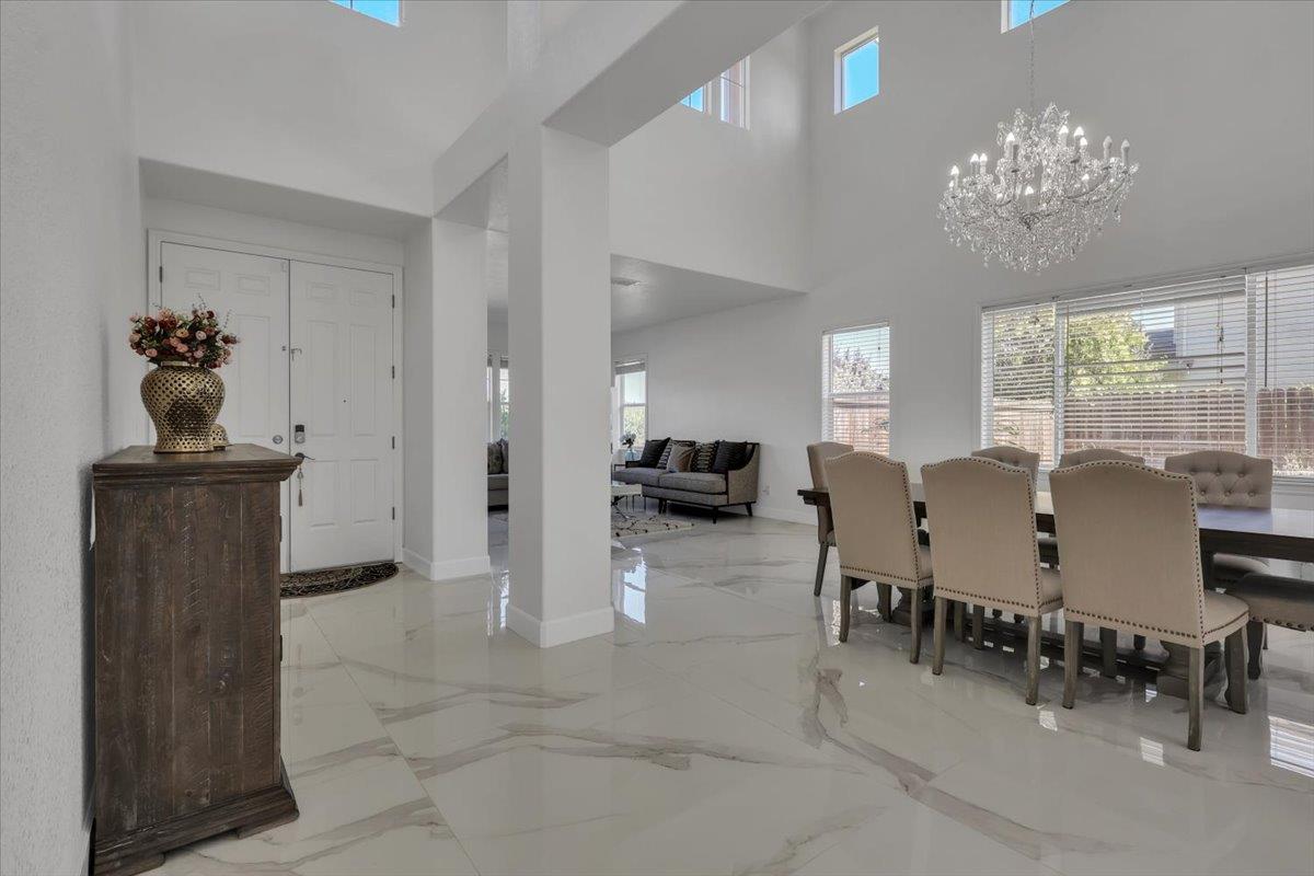 Detail Gallery Image 12 of 87 For 1415 N Ripon Rd, Ripon,  CA 95366 - 5 Beds | 4 Baths