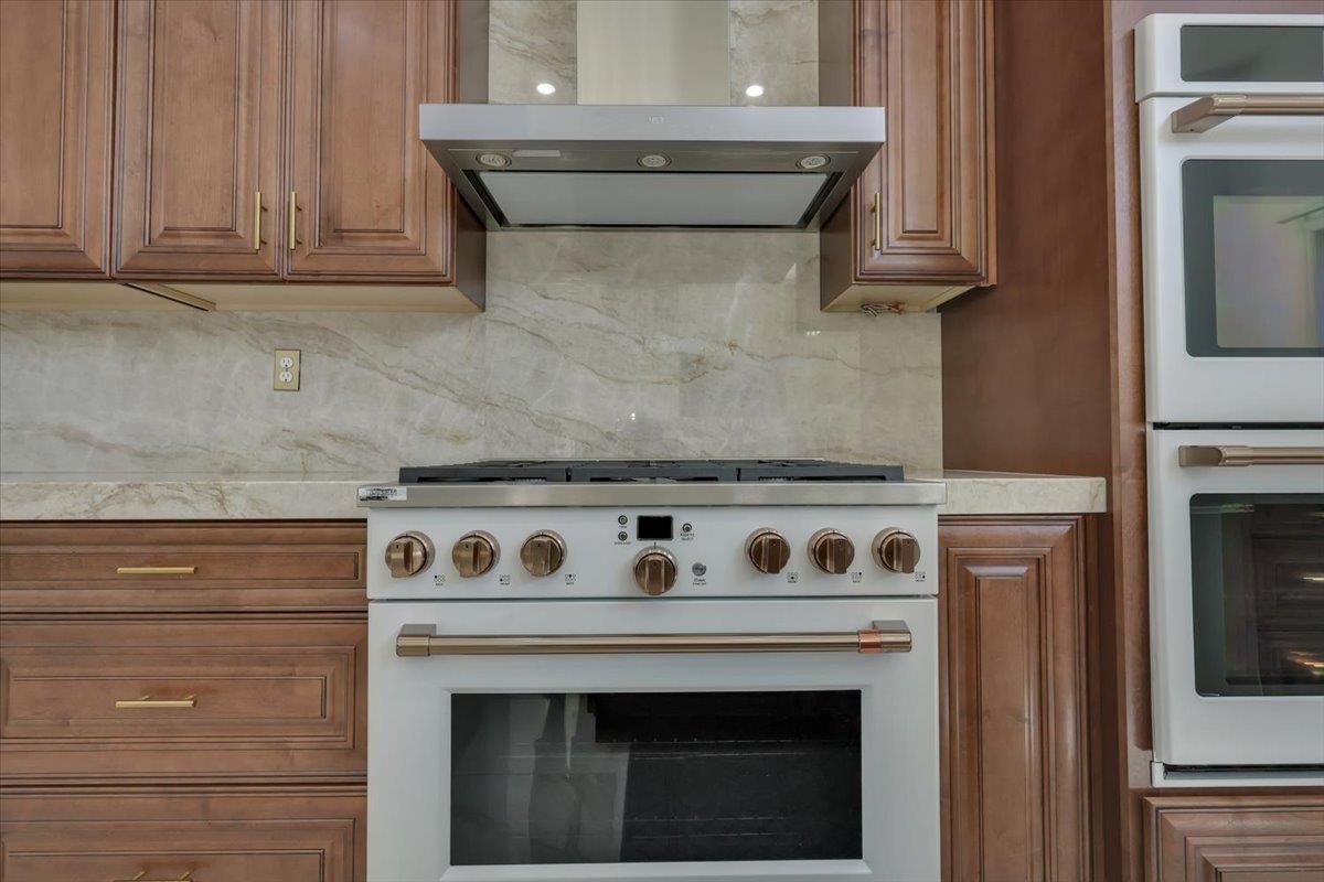 Detail Gallery Image 19 of 87 For 1415 N Ripon Rd, Ripon,  CA 95366 - 5 Beds | 4 Baths