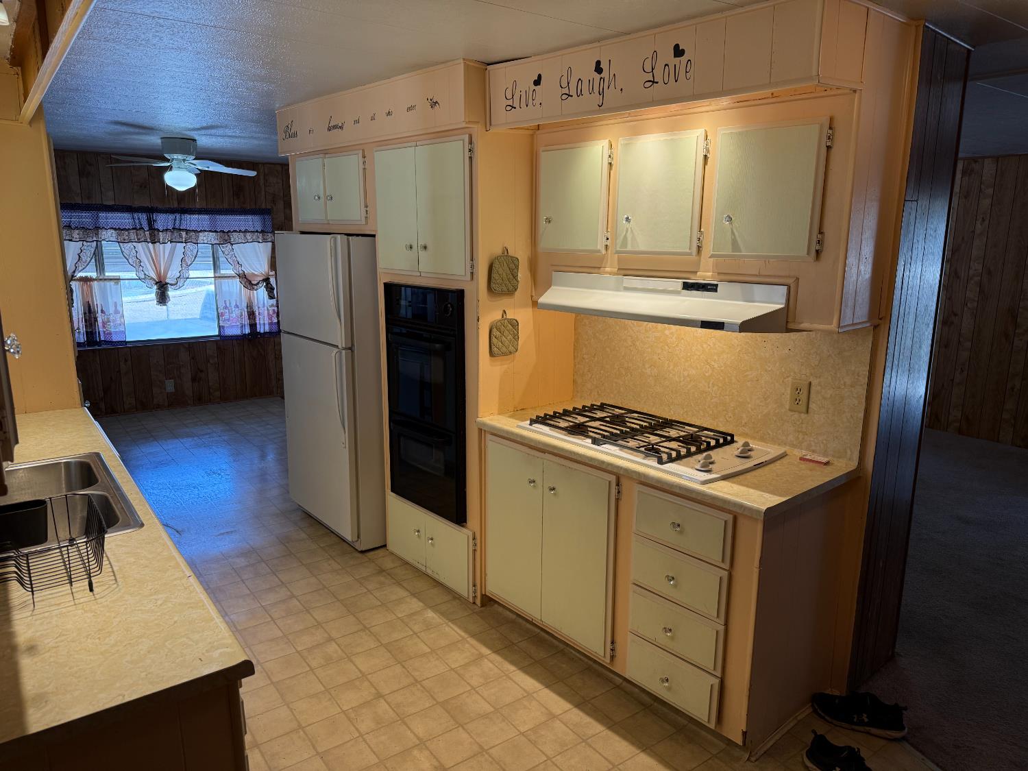 Detail Gallery Image 8 of 13 For 5100 N Highway 99 141, Stockton,  CA 95212 - 3 Beds | 2 Baths