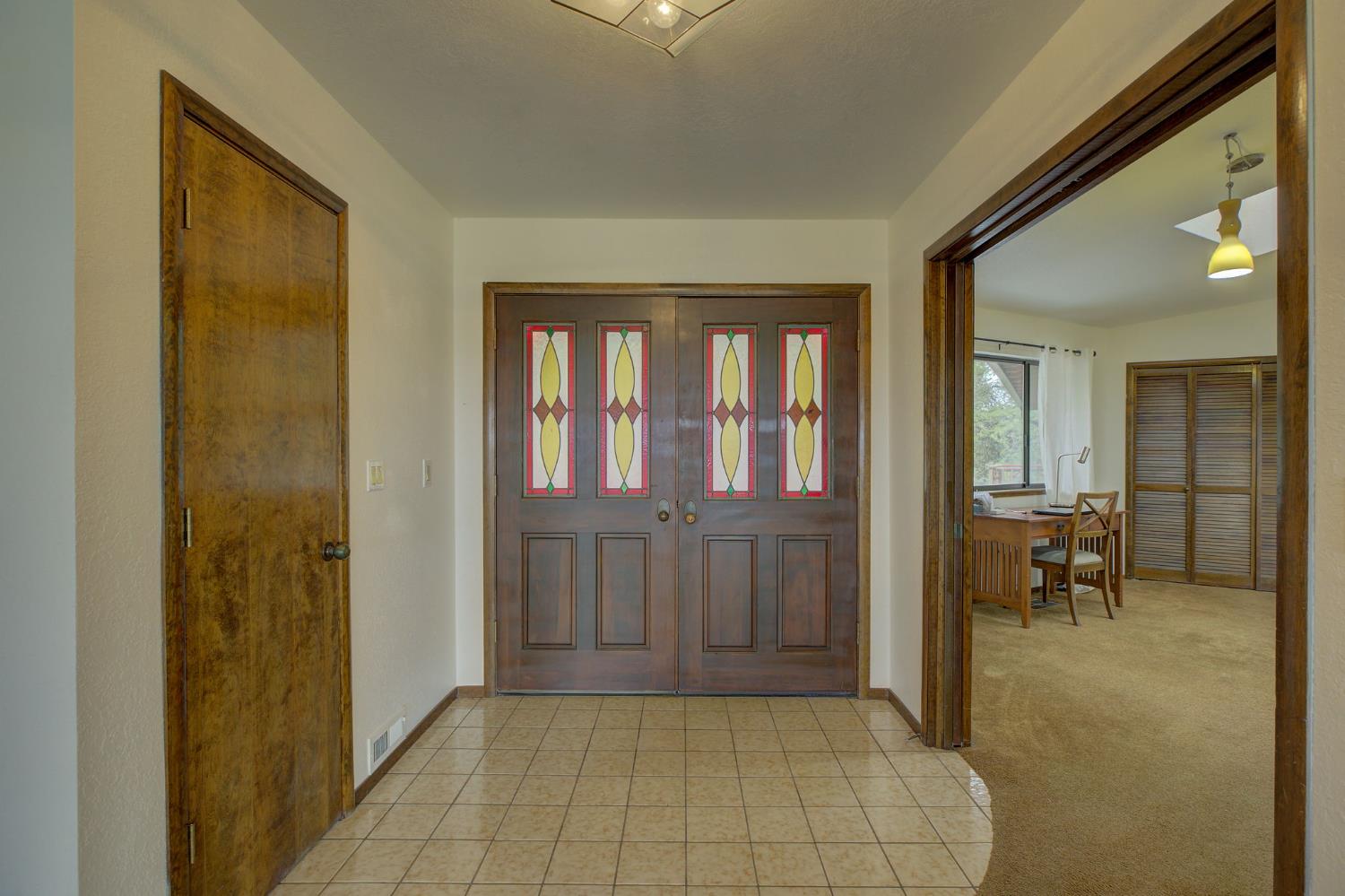 Detail Gallery Image 4 of 39 For 100 Overlook Dr Ca,  Colfax,  CA 95713 - 4 Beds | 2/1 Baths