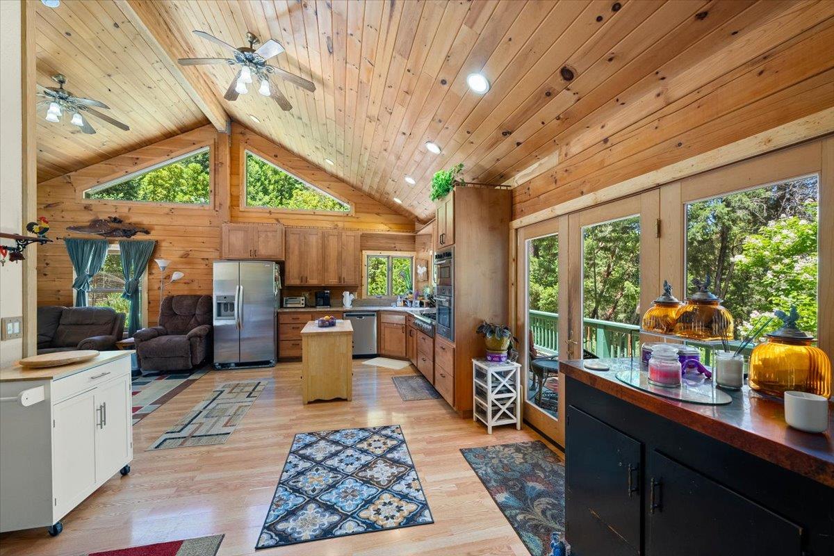Detail Gallery Image 16 of 93 For 3065 Oregon Trail Rd, Georgetown,  CA 95634 - 3 Beds | 2 Baths