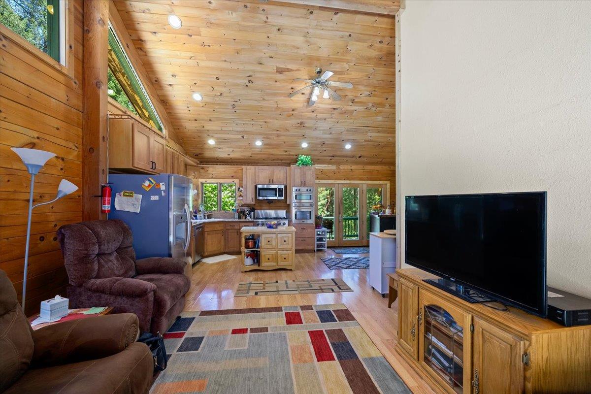 Detail Gallery Image 8 of 93 For 3065 Oregon Trail Rd, Georgetown,  CA 95634 - 3 Beds | 2 Baths
