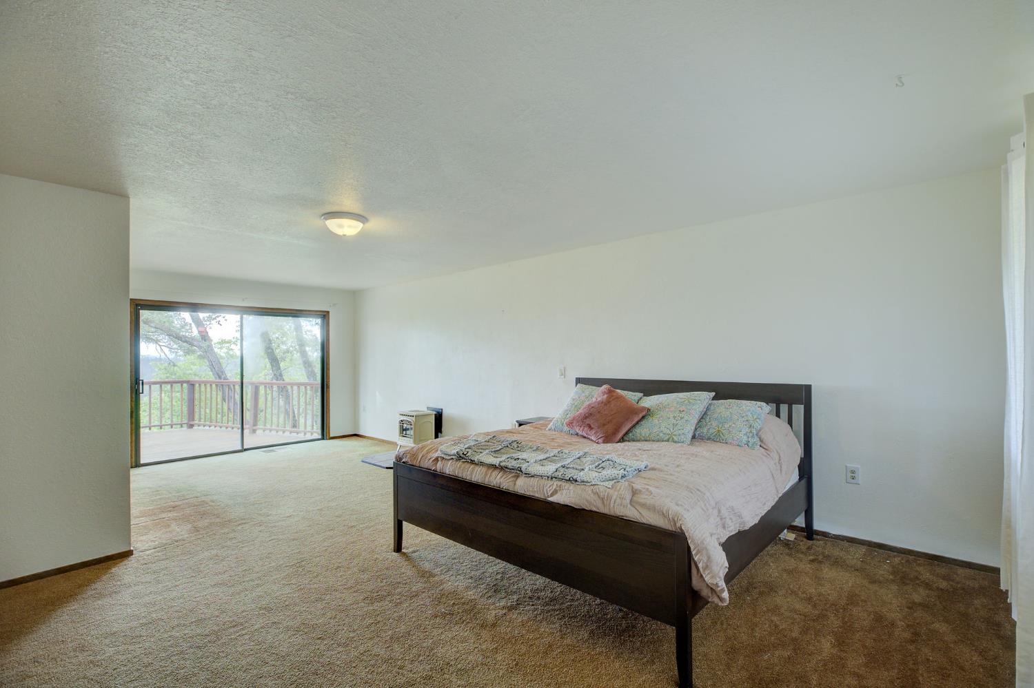 Detail Gallery Image 24 of 39 For 100 Overlook Dr Ca,  Colfax,  CA 95713 - 4 Beds | 2/1 Baths