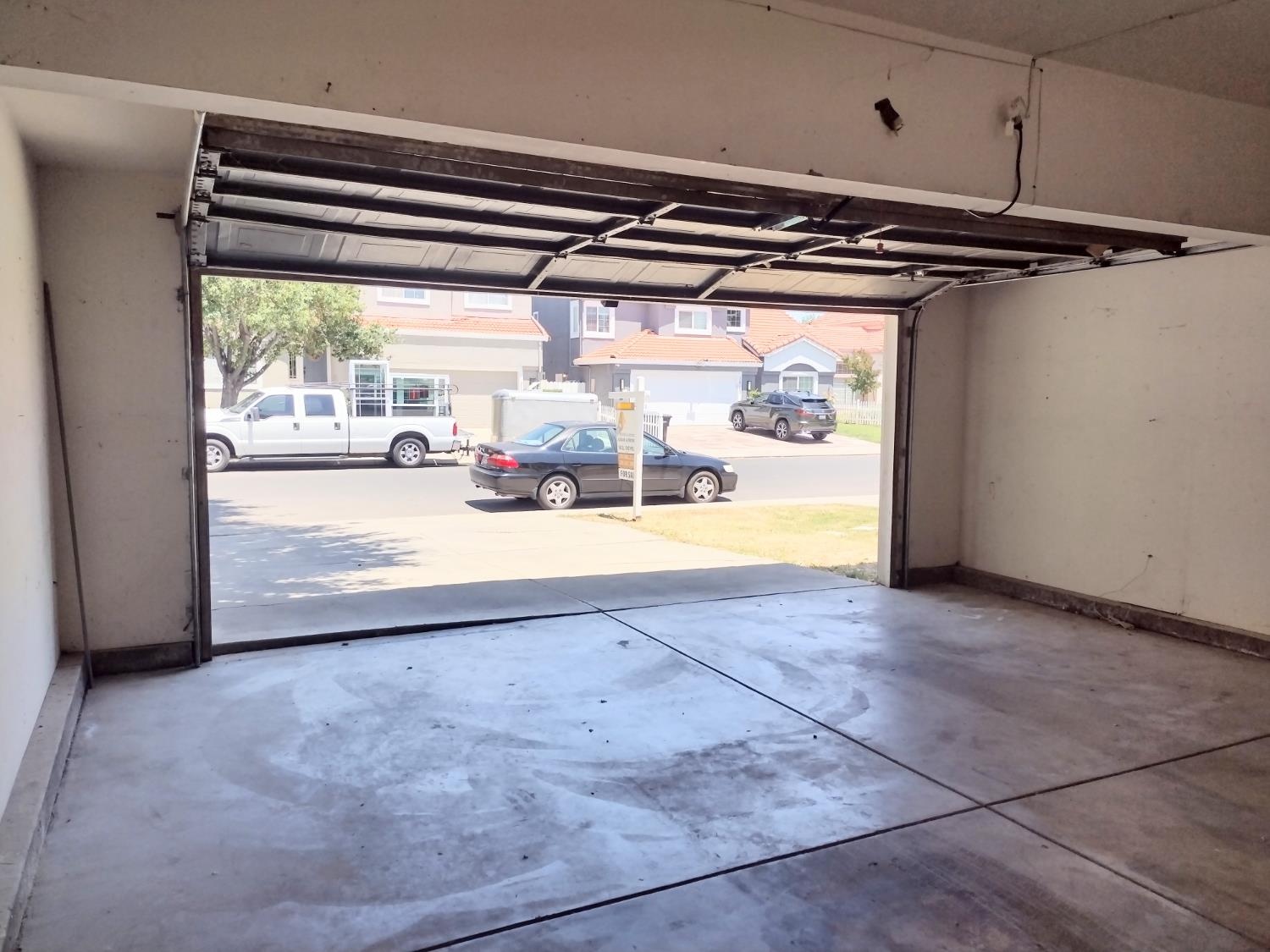 Detail Gallery Image 50 of 57 For 1900 Berryessa Dr, Modesto,  CA 95358 - 3 Beds | 2/1 Baths