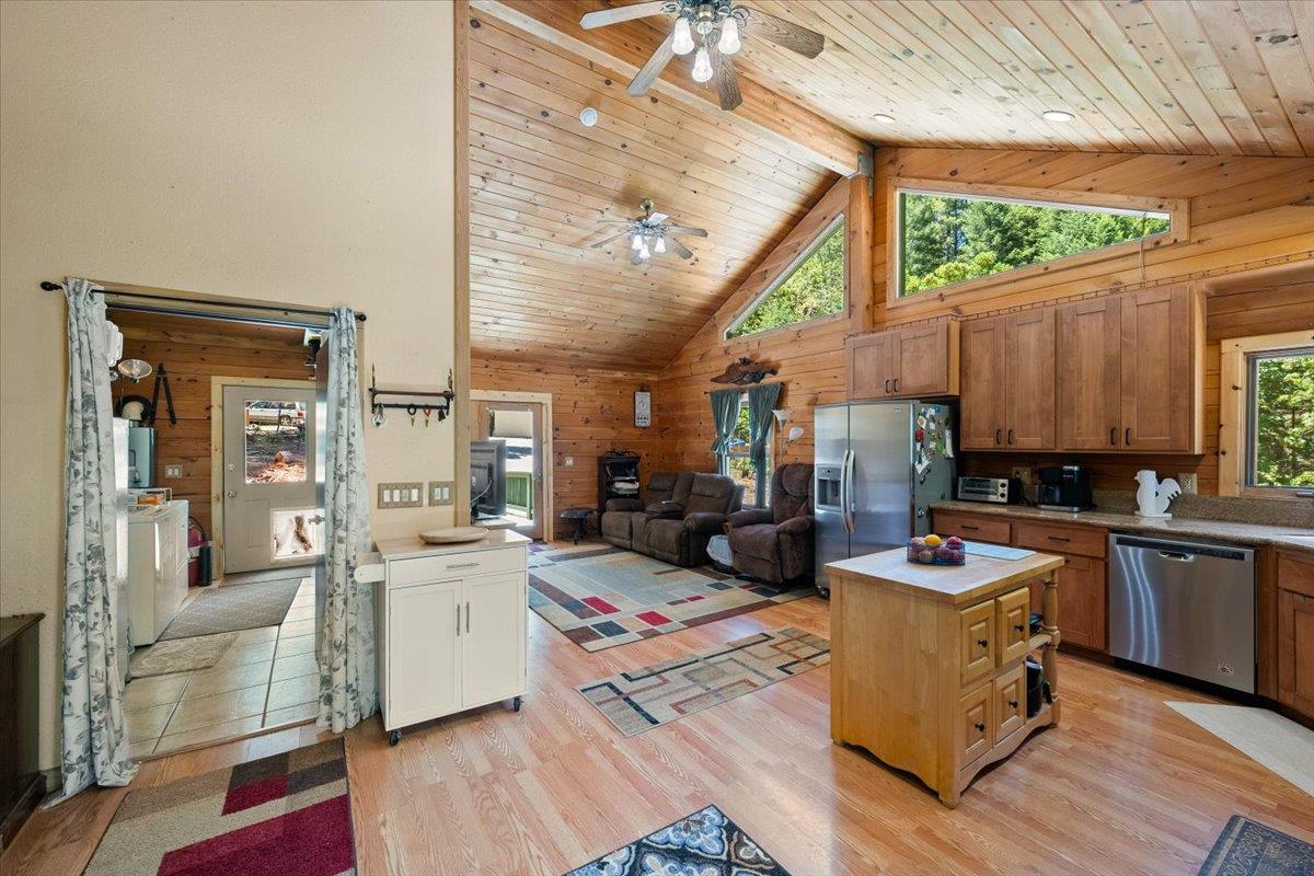 Detail Gallery Image 17 of 93 For 3065 Oregon Trail Rd, Georgetown,  CA 95634 - 3 Beds | 2 Baths