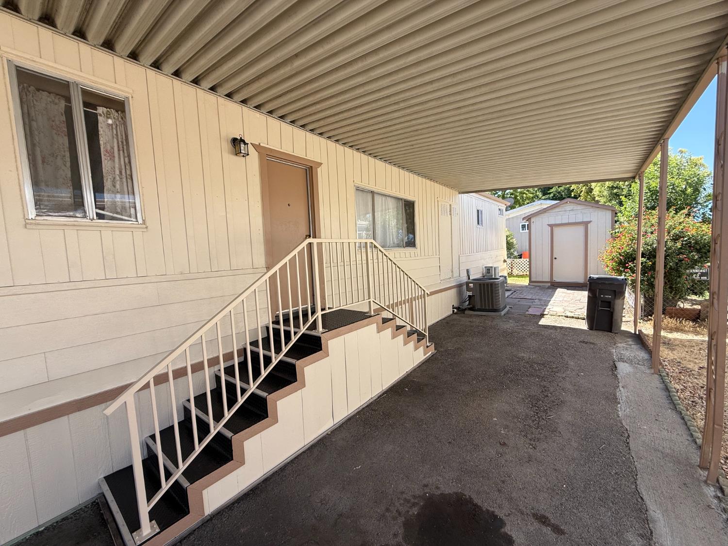 Detail Gallery Image 3 of 13 For 5100 N Highway 99 141, Stockton,  CA 95212 - 3 Beds | 2 Baths