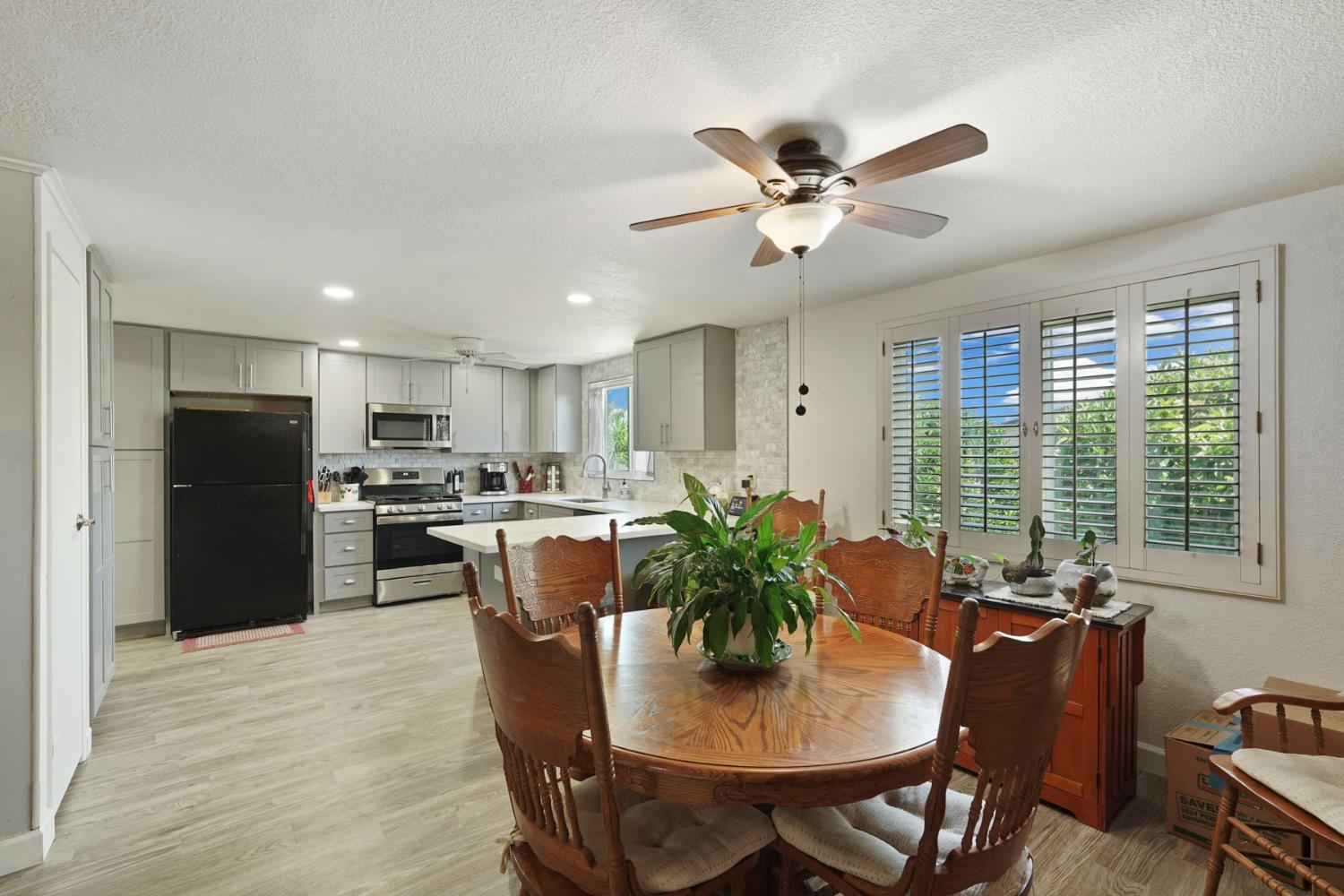 Detail Gallery Image 9 of 35 For 6706 Tam O Shanter Dr 17, Stockton,  CA 95210 - 2 Beds | 2 Baths