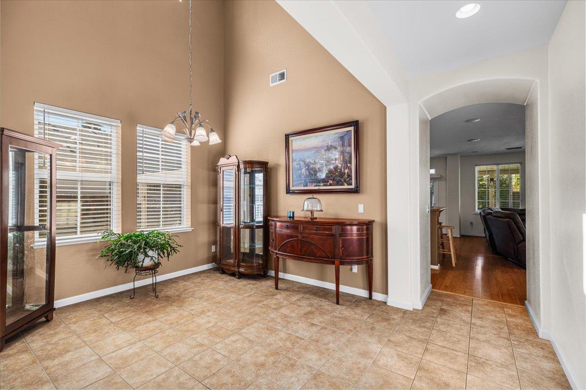 Detail Gallery Image 15 of 73 For 1692 Biarritz Ct, Tracy,  CA 95304 - 5 Beds | 3 Baths