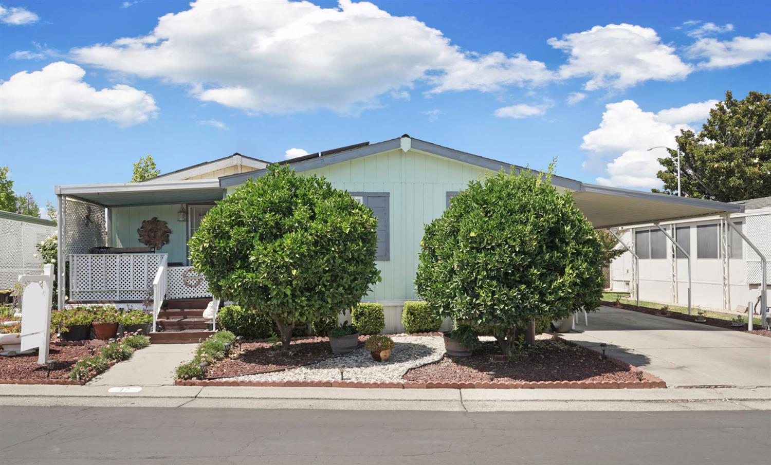 Detail Gallery Image 3 of 35 For 6706 Tam O Shanter Dr 17, Stockton,  CA 95210 - 2 Beds | 2 Baths