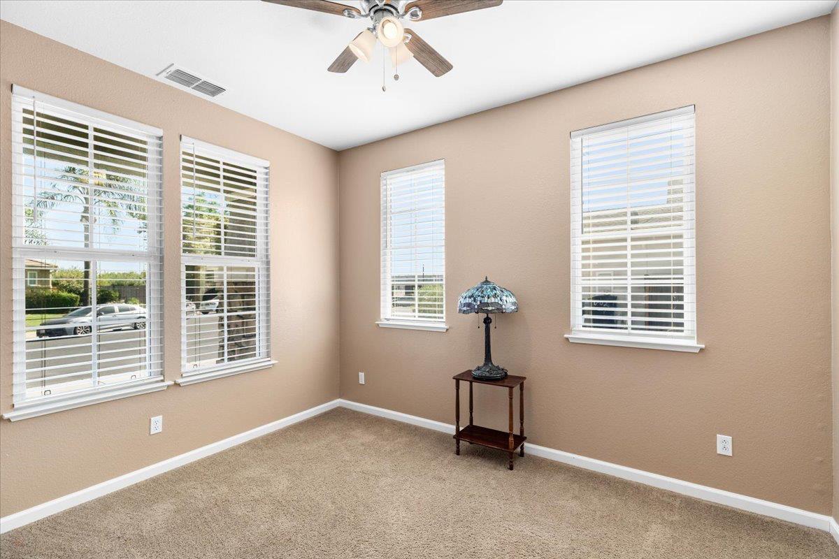 Detail Gallery Image 11 of 73 For 1692 Biarritz Ct, Tracy,  CA 95304 - 5 Beds | 3 Baths