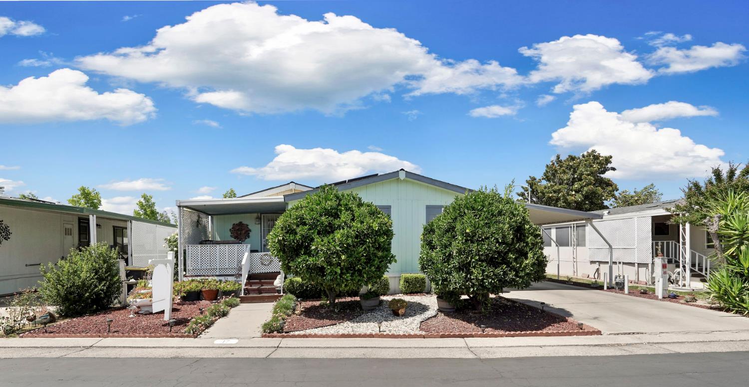 Detail Gallery Image 2 of 35 For 6706 Tam O Shanter Dr 17, Stockton,  CA 95210 - 2 Beds | 2 Baths