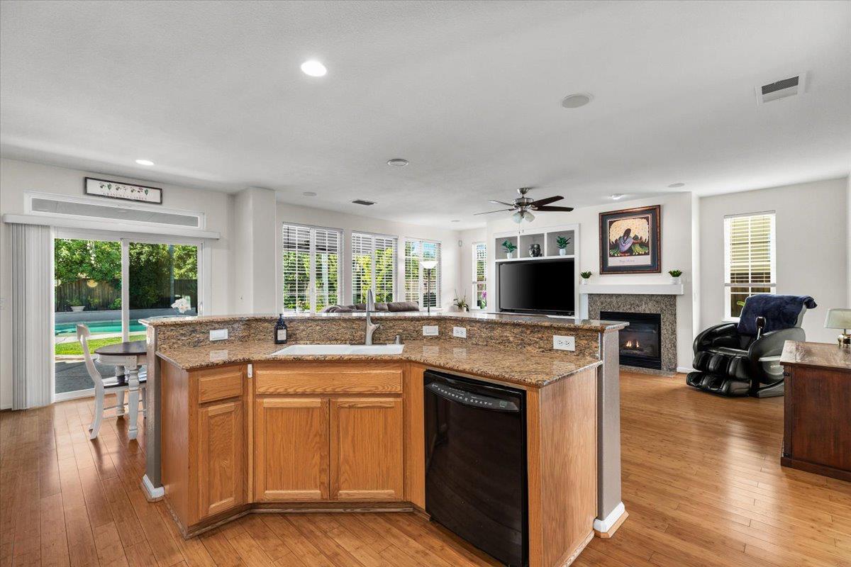 Detail Gallery Image 24 of 73 For 1692 Biarritz Ct, Tracy,  CA 95304 - 5 Beds | 3 Baths