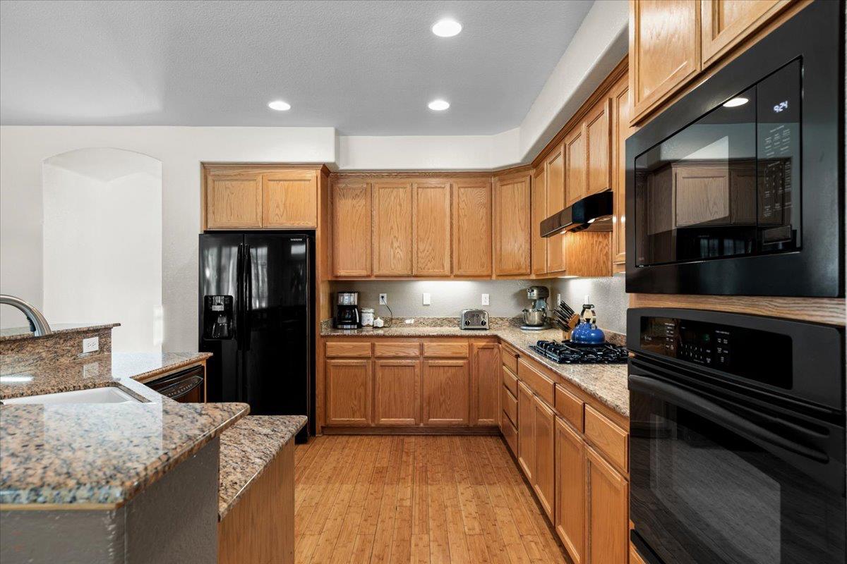 Detail Gallery Image 21 of 73 For 1692 Biarritz Ct, Tracy,  CA 95304 - 5 Beds | 3 Baths