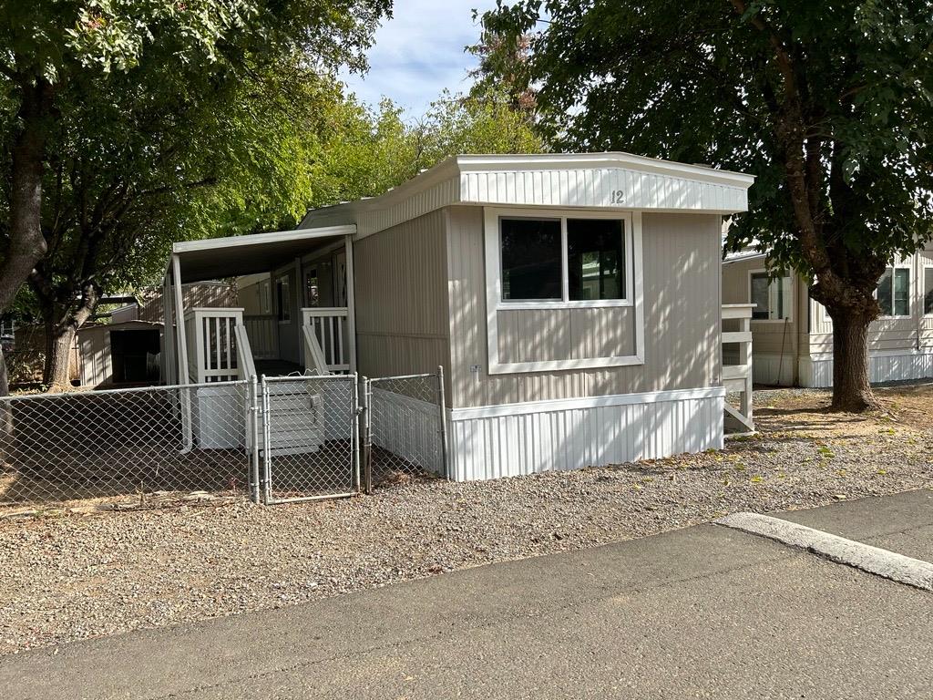 Detail Gallery Image 1 of 4 For 6950 Riverland Drive 12, Redding,  CA 96002 - 2 Beds | 1 Baths