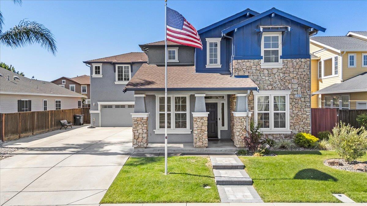 Detail Gallery Image 5 of 73 For 1692 Biarritz Ct, Tracy,  CA 95304 - 5 Beds | 3 Baths