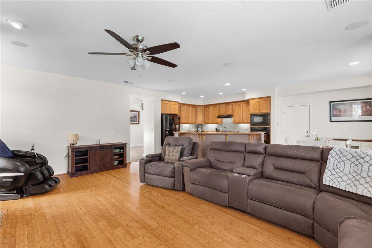 Detail Gallery Image 29 of 73 For 1692 Biarritz Ct, Tracy,  CA 95304 - 5 Beds | 3 Baths
