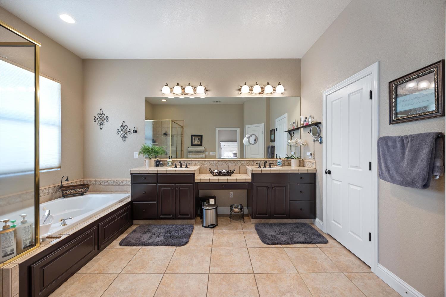 Detail Gallery Image 17 of 86 For 16701 N Tecklenburg Rd, Lodi,  CA 95240 - 3 Beds | 3 Baths