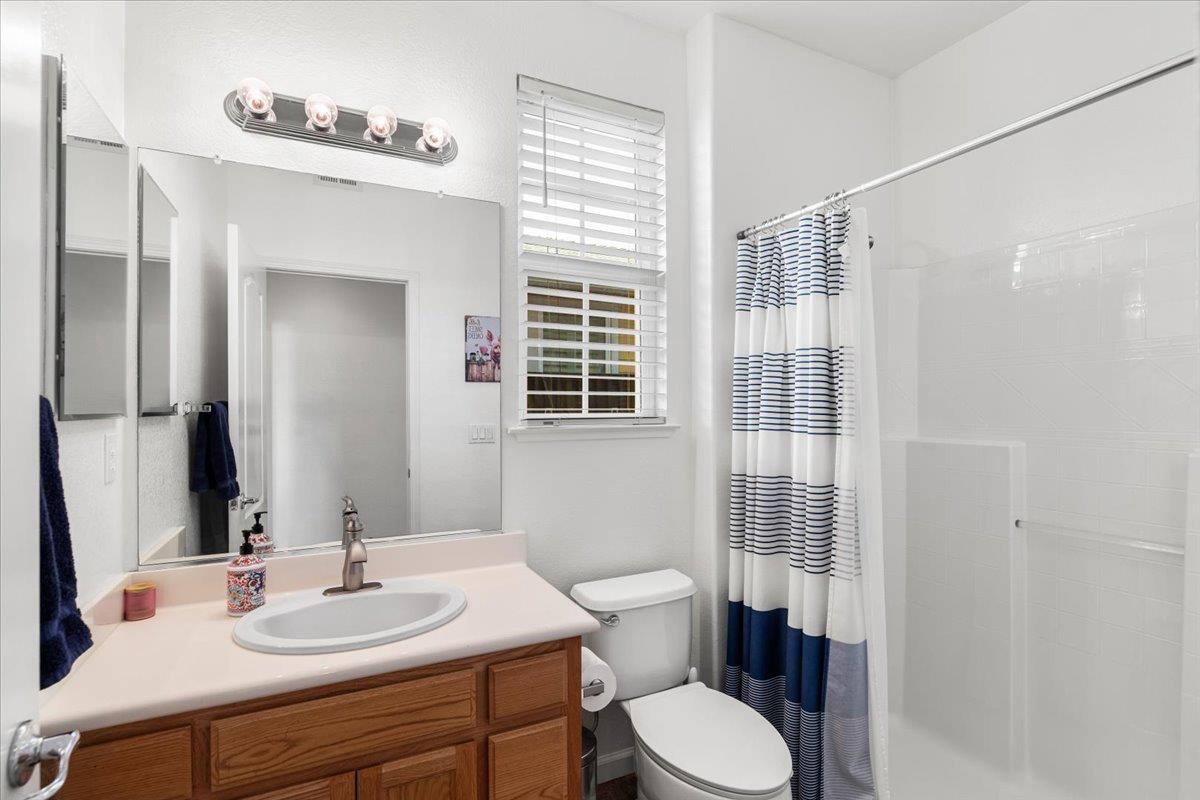 Detail Gallery Image 14 of 73 For 1692 Biarritz Ct, Tracy,  CA 95304 - 5 Beds | 3 Baths
