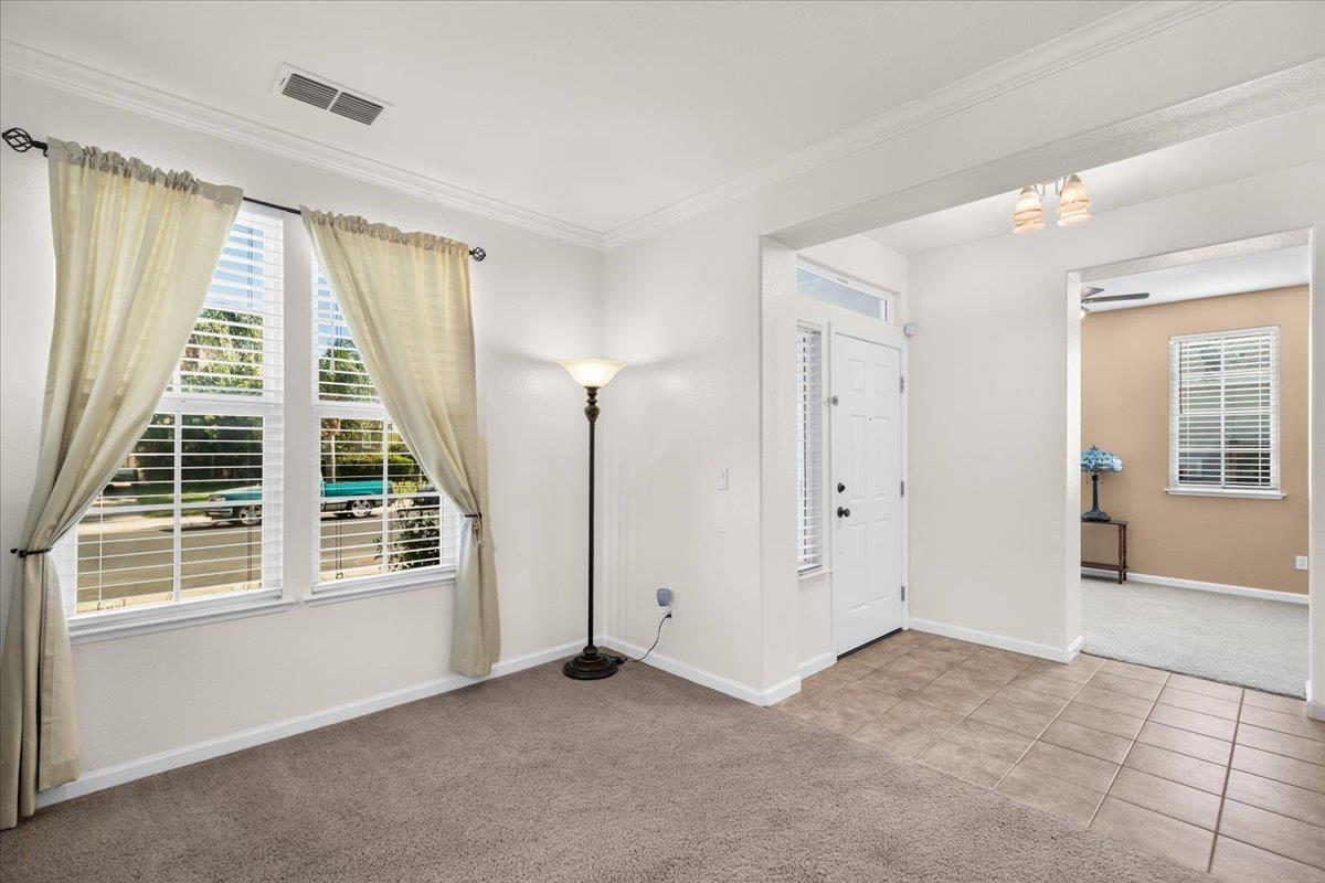 Detail Gallery Image 10 of 73 For 1692 Biarritz Ct, Tracy,  CA 95304 - 5 Beds | 3 Baths