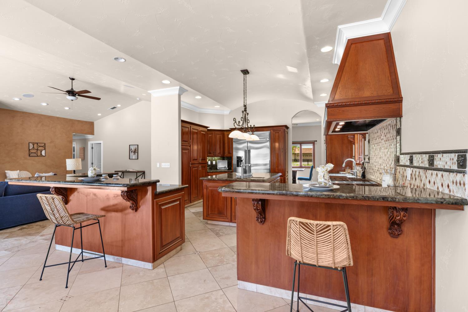 Detail Gallery Image 14 of 82 For 15767 Rancho Ramon Dr, Tracy,  CA 95304 - 4 Beds | 3 Baths