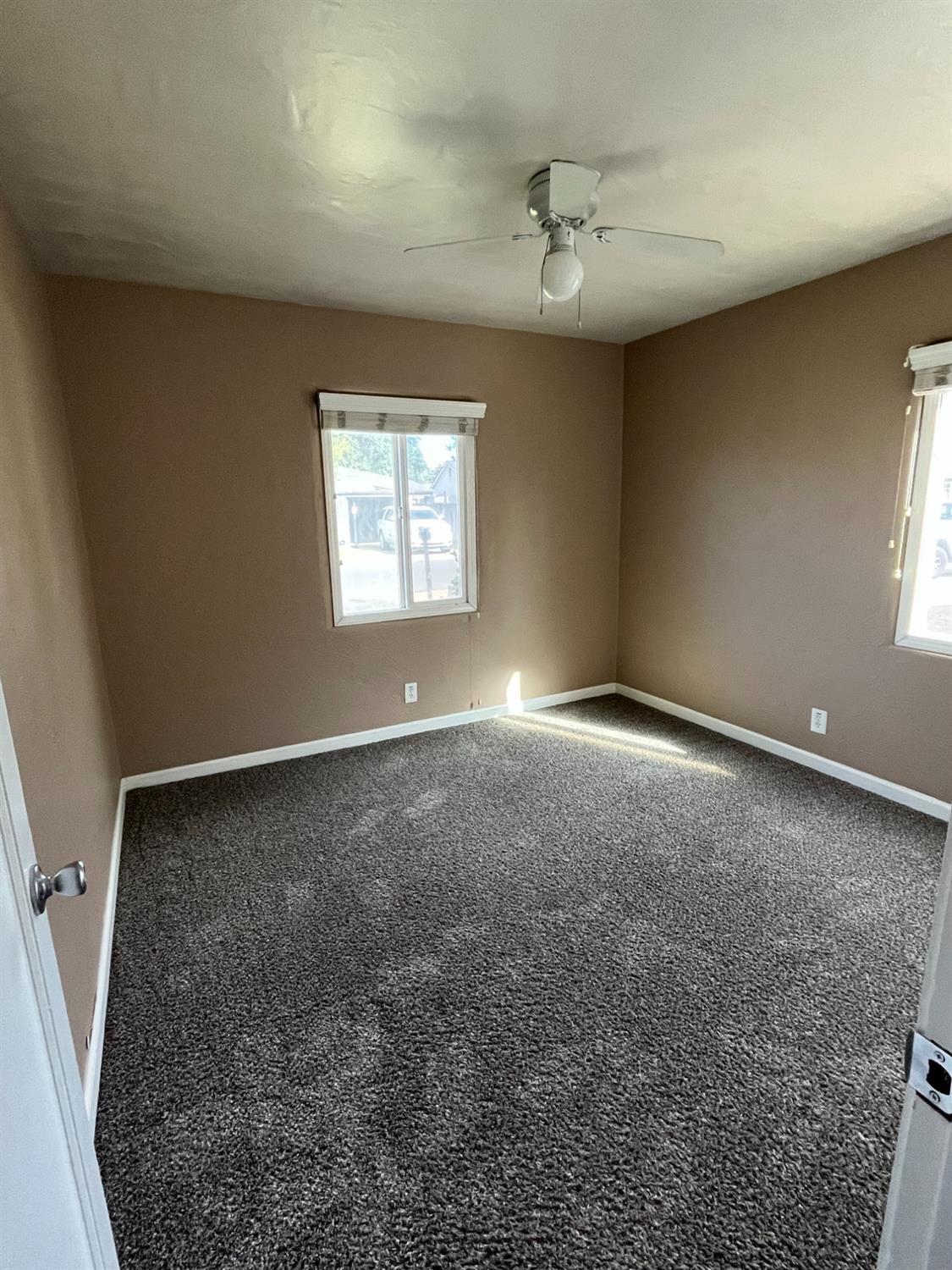 Detail Gallery Image 17 of 28 For 923 Acacia St, Modesto,  CA 95351 - 3 Beds | 2 Baths