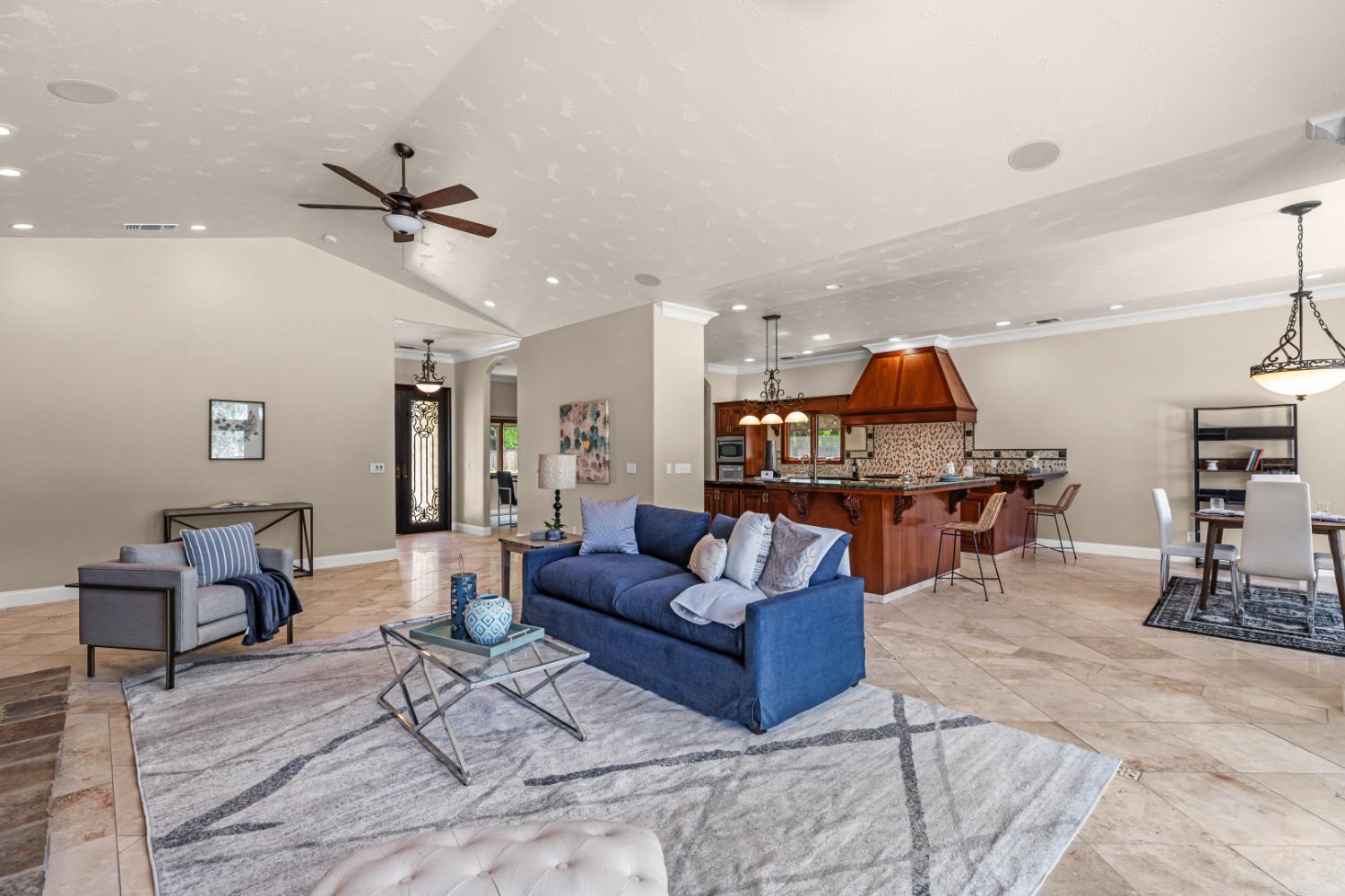Detail Gallery Image 13 of 82 For 15767 Rancho Ramon Dr, Tracy,  CA 95304 - 4 Beds | 3 Baths