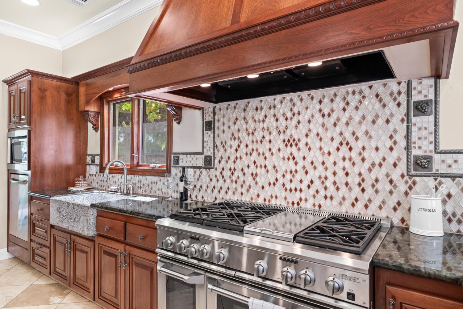 Detail Gallery Image 17 of 82 For 15767 Rancho Ramon Dr, Tracy,  CA 95304 - 4 Beds | 3 Baths