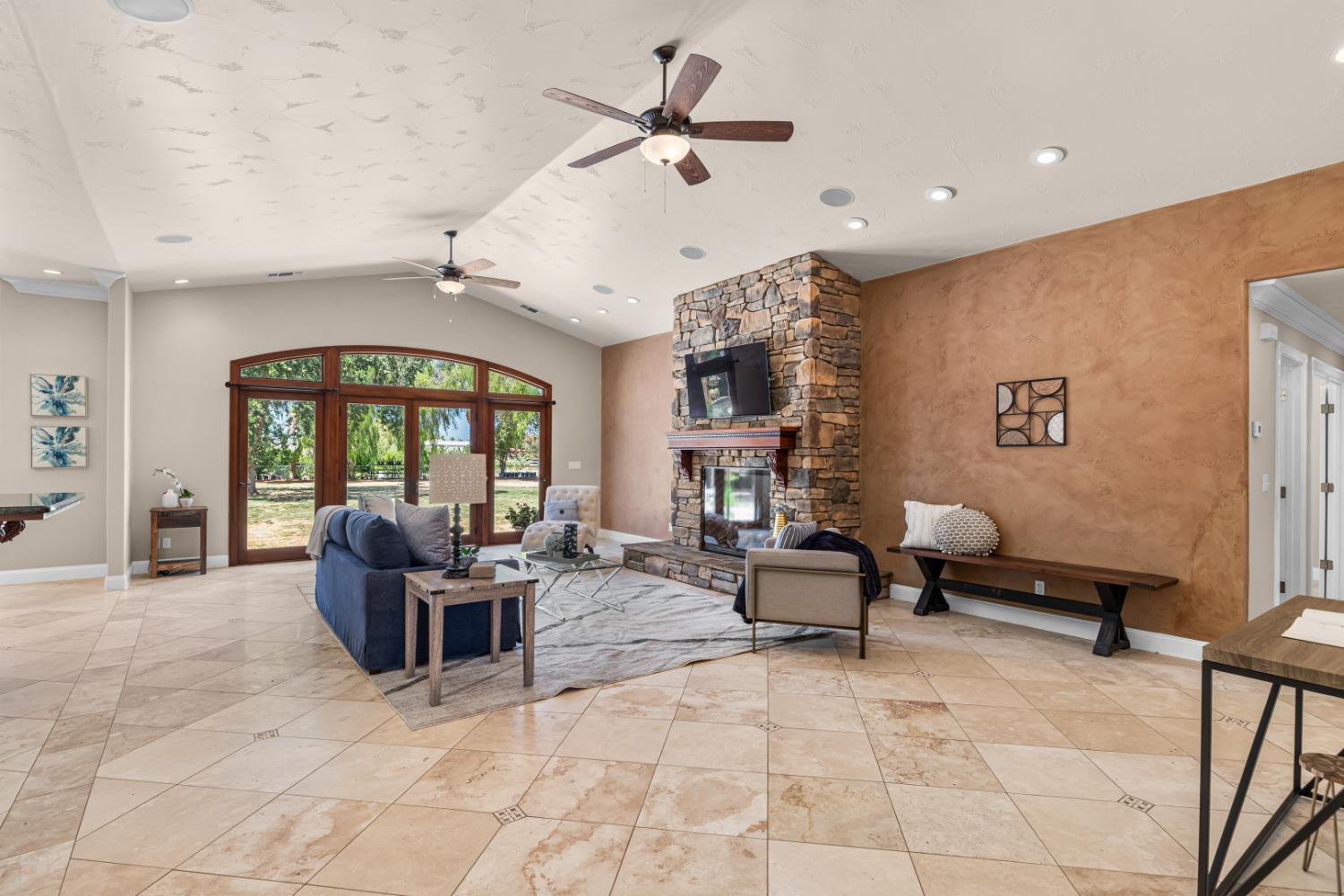 Detail Gallery Image 9 of 82 For 15767 Rancho Ramon Dr, Tracy,  CA 95304 - 4 Beds | 3 Baths