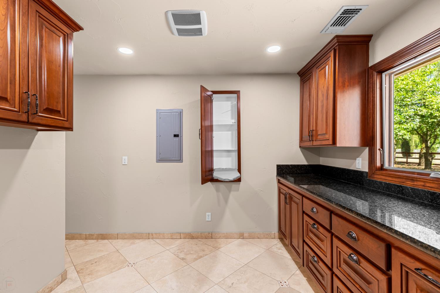 Detail Gallery Image 45 of 82 For 15767 Rancho Ramon Dr, Tracy,  CA 95304 - 4 Beds | 3 Baths