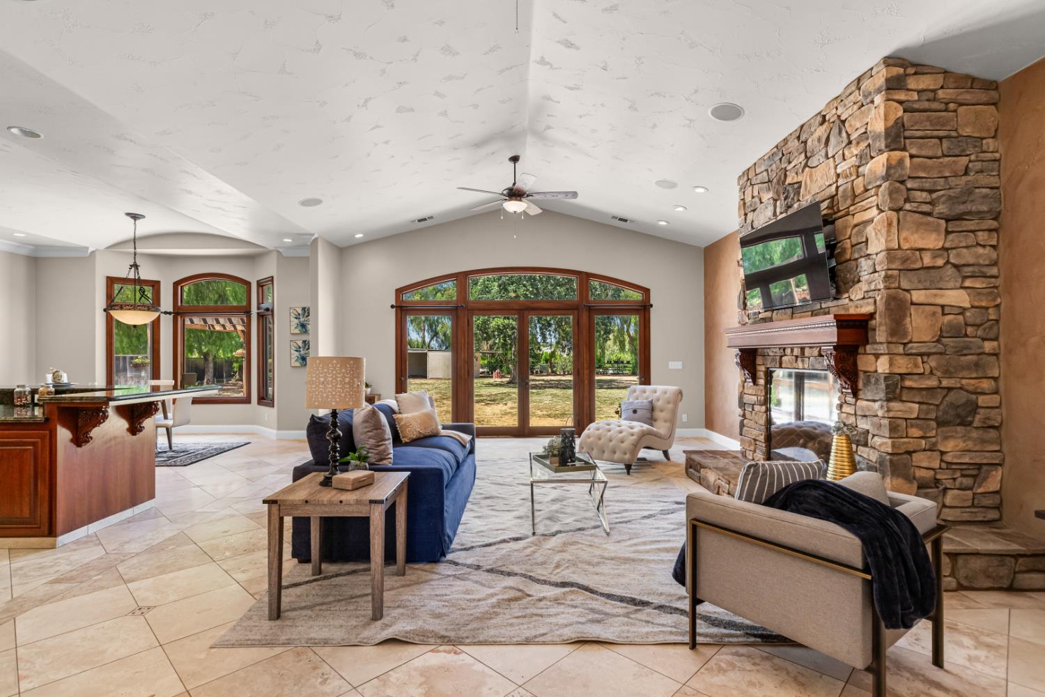 Detail Gallery Image 10 of 82 For 15767 Rancho Ramon Dr, Tracy,  CA 95304 - 4 Beds | 3 Baths