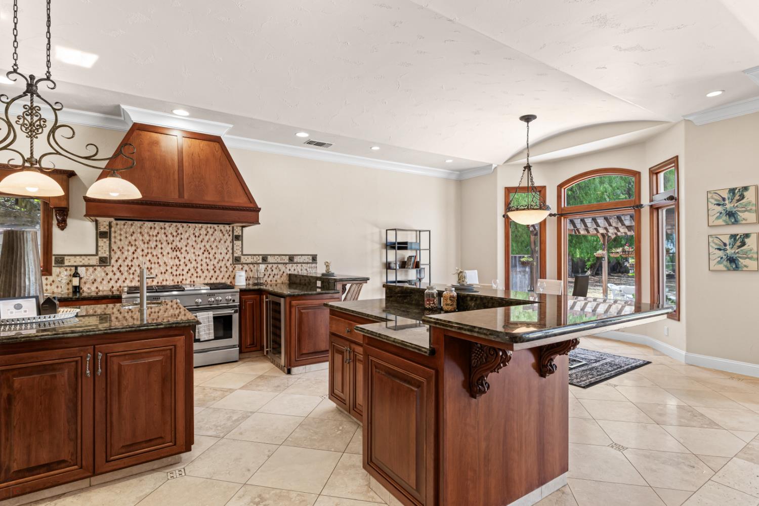 Detail Gallery Image 15 of 82 For 15767 Rancho Ramon Dr, Tracy,  CA 95304 - 4 Beds | 3 Baths