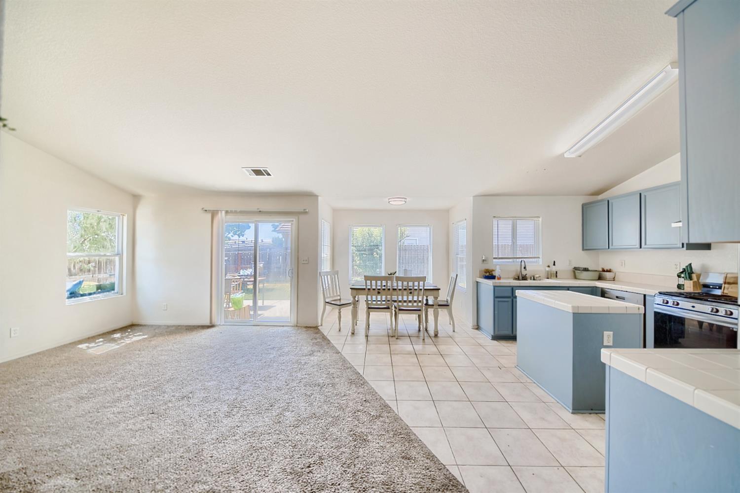 Detail Gallery Image 19 of 92 For 1423 Chamberlain Ave, Los Banos,  CA 93635 - 4 Beds | 2 Baths
