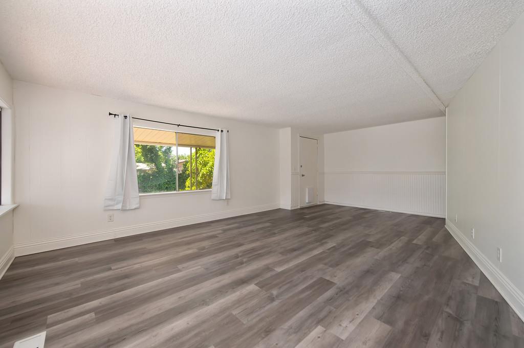 Detail Gallery Image 9 of 39 For 4121 Chesapeake Ln, North Highlands,  CA 95660 - 2 Beds | 2 Baths