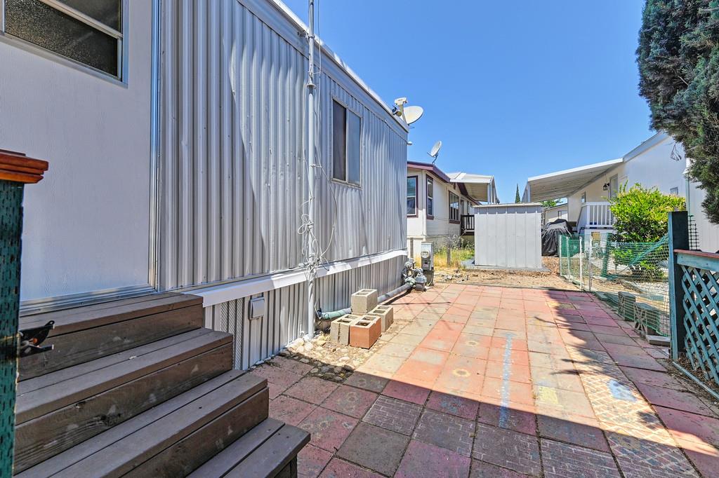 Detail Gallery Image 38 of 39 For 4121 Chesapeake Ln, North Highlands,  CA 95660 - 2 Beds | 2 Baths