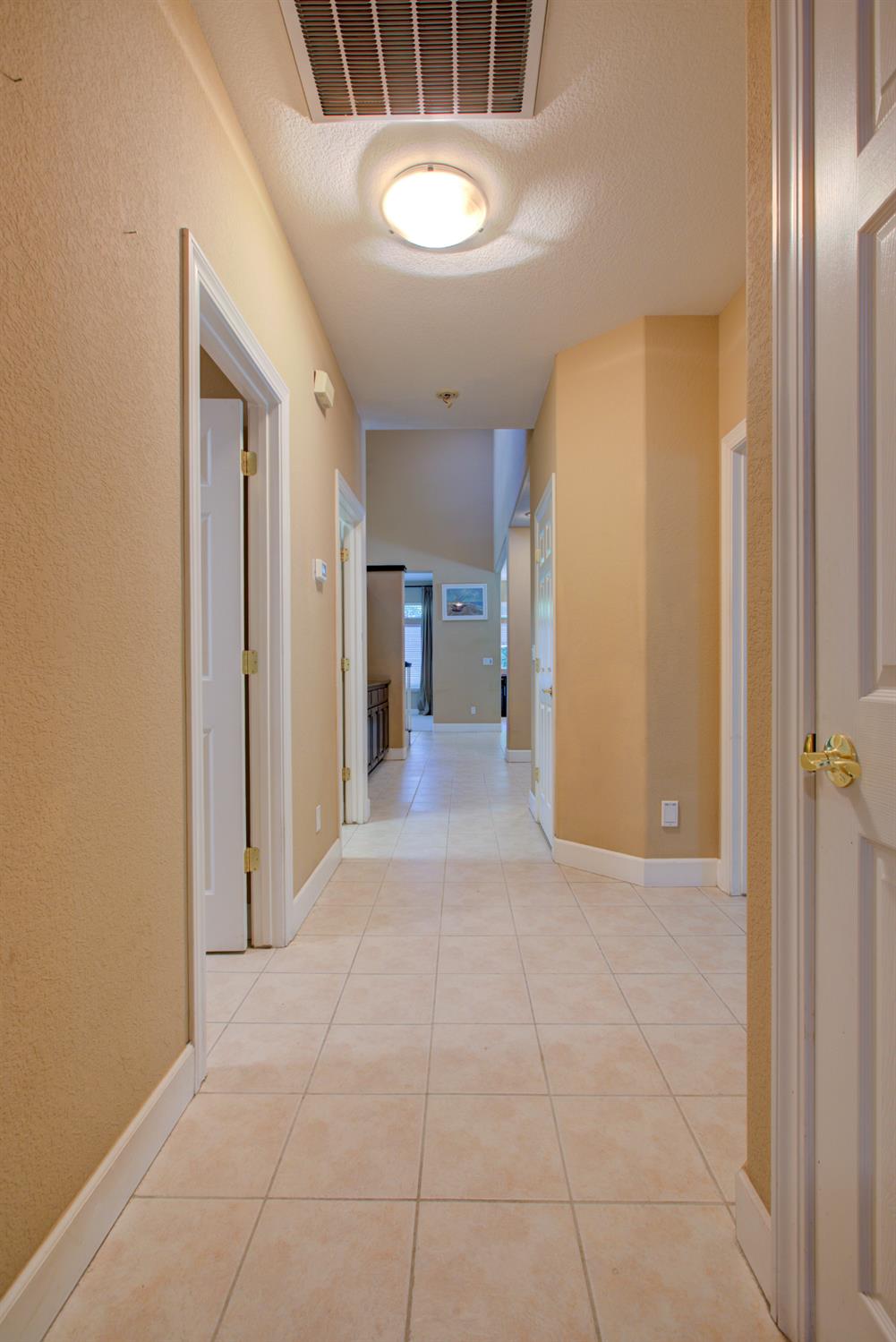 Detail Gallery Image 32 of 81 For 1073 Spring Meadow Dr, Manteca,  CA 95336 - 5 Beds | 3 Baths