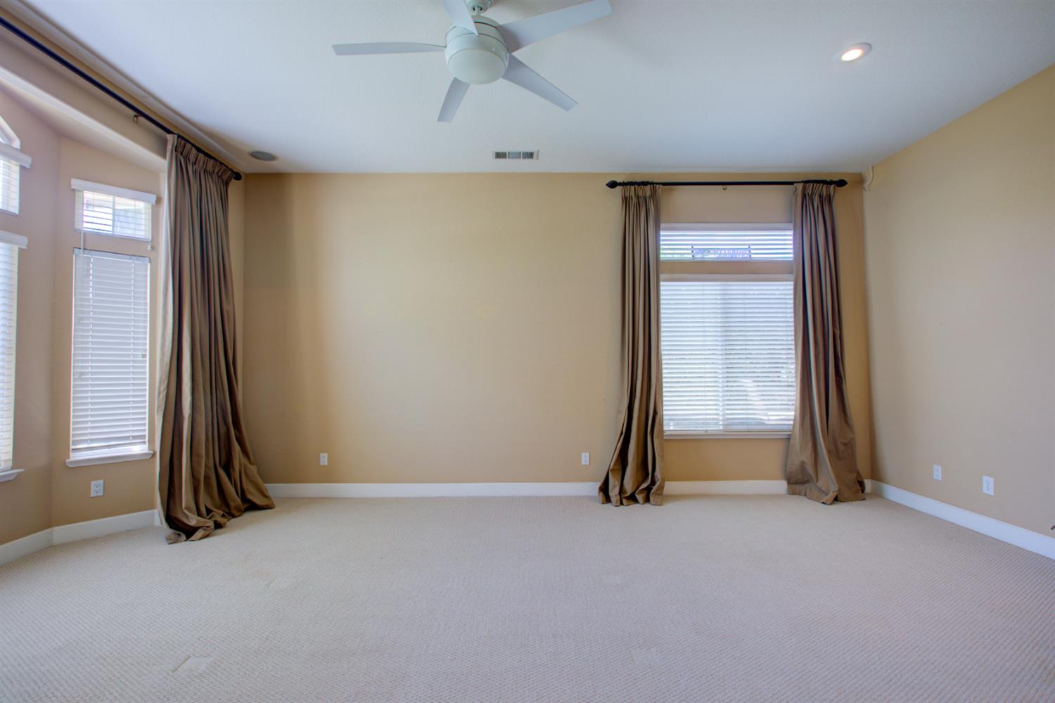 Detail Gallery Image 8 of 81 For 1073 Spring Meadow Dr, Manteca,  CA 95336 - 5 Beds | 3 Baths