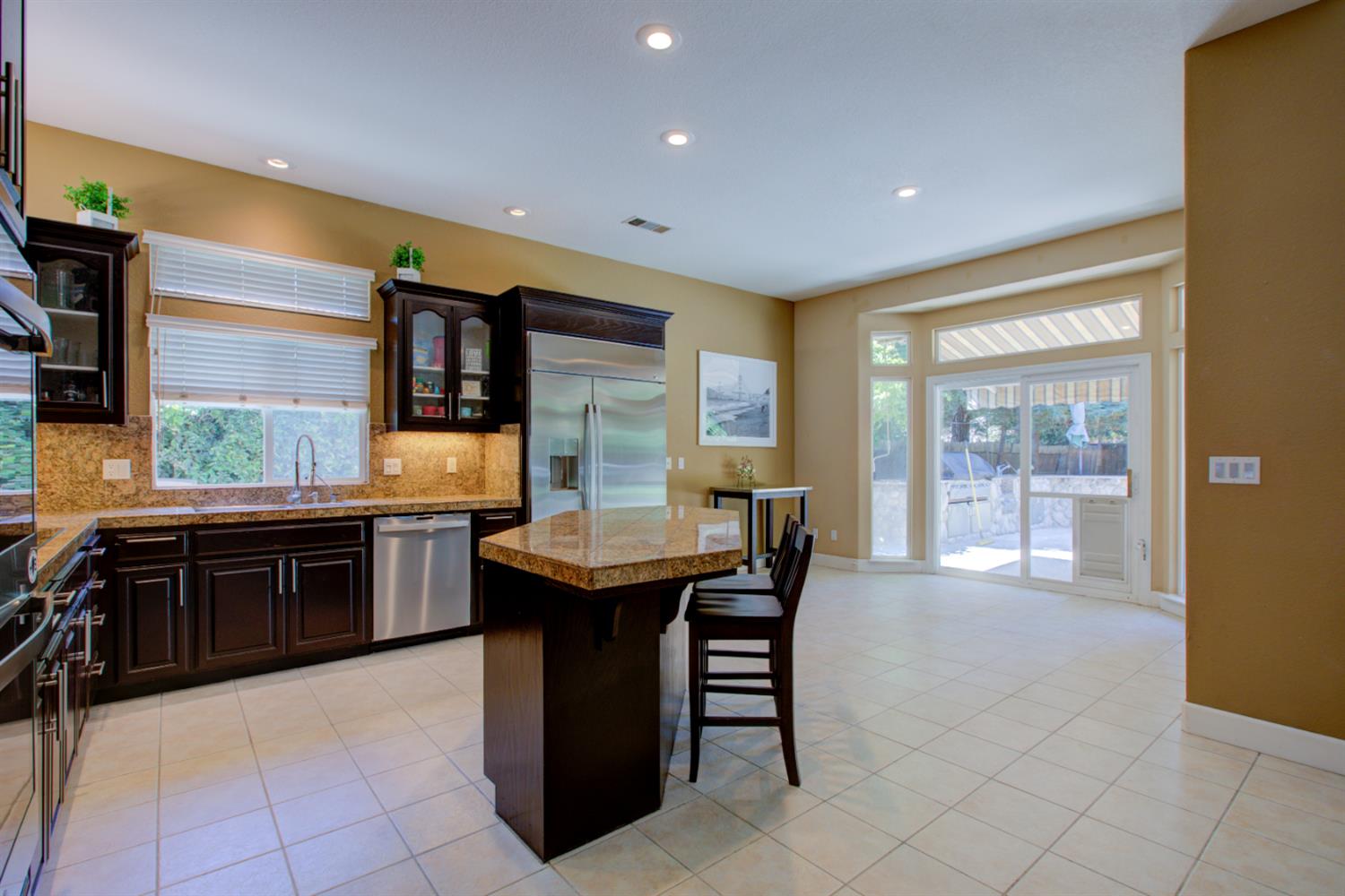 Detail Gallery Image 12 of 81 For 1073 Spring Meadow Dr, Manteca,  CA 95336 - 5 Beds | 3 Baths
