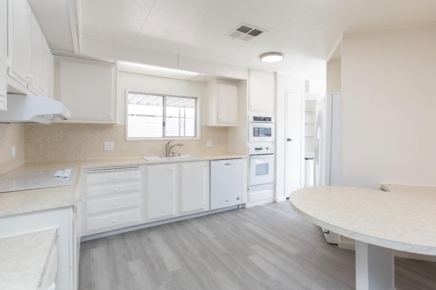 Detail Gallery Image 7 of 29 For 1400 N Tully Rd 111, Turlock,  CA 95380 - 2 Beds | 2 Baths