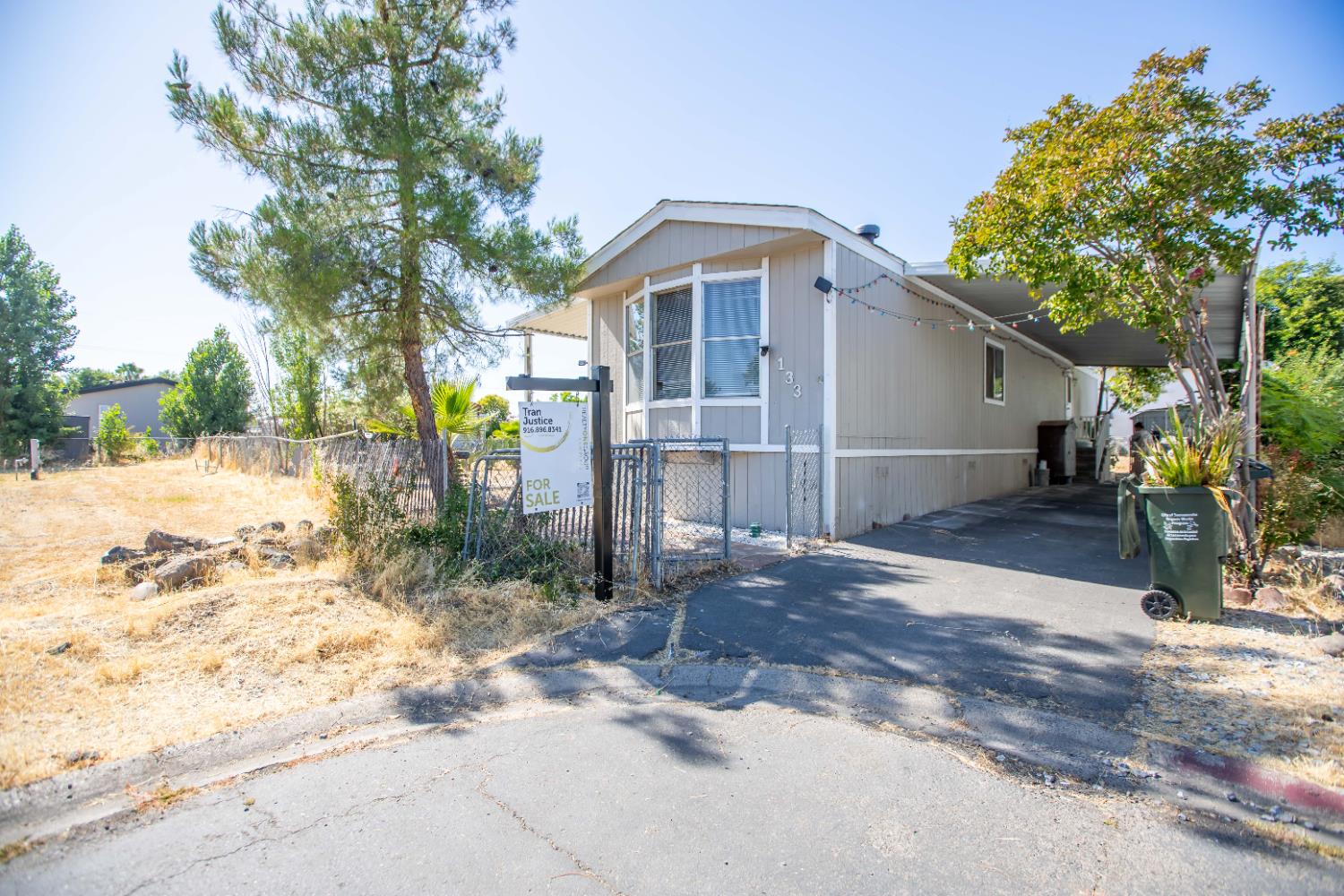 Detail Gallery Image 1 of 27 For 133 Village Cir 9, Sacramento,  CA 95838 - 2 Beds | 1 Baths